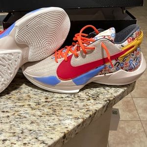 BRAND NEW NEVER WORN. Zoom freak 2 size 12 mens . With box